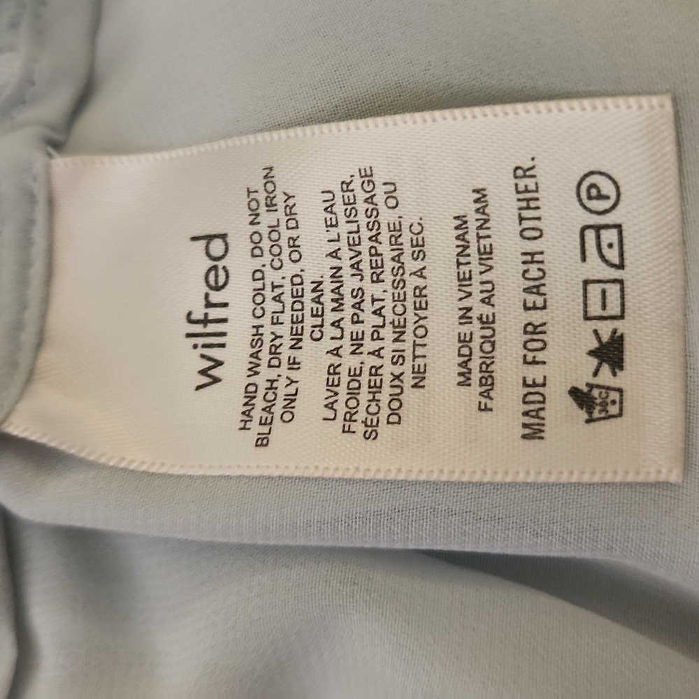 Aritzia's Wilfred whimsical, cropped Wide-Legged Crop Pant sz m French inspired. - Picture 5 of 9